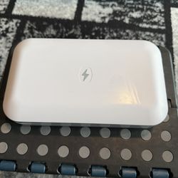PhoneSoap: UV Phone Sanitizer And Charger