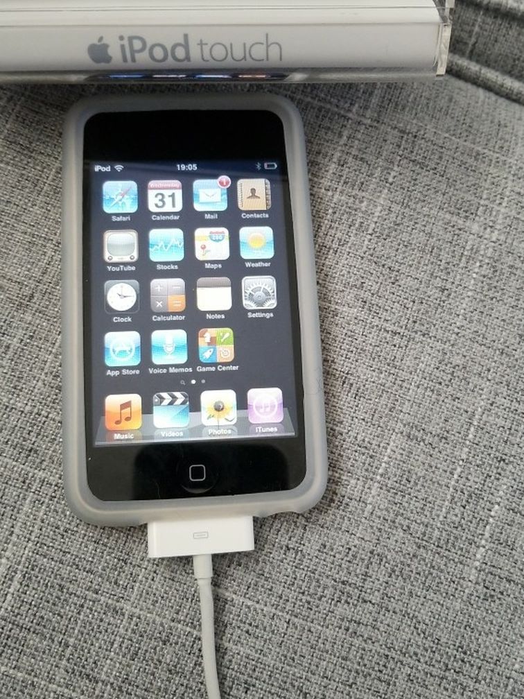 Ipod Touch With Charging Wire