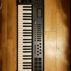 M Audio Axiom 49 Midi Keyboard In Good Condition. Very Little Use Sounds Great 