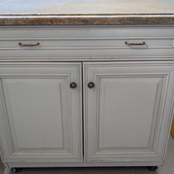 Thomasville Cabinet On Rollers With Granite Top And Drawers