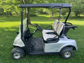 E-Z-GO 2021 Gas RXV EFI in good condition