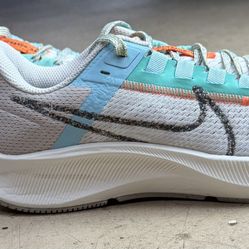  Nike Air Zoom Pegasus 38 running shoes