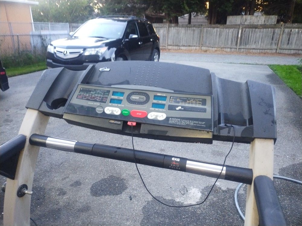 Treadmill iFit 735CS Digital With Incline & EKG