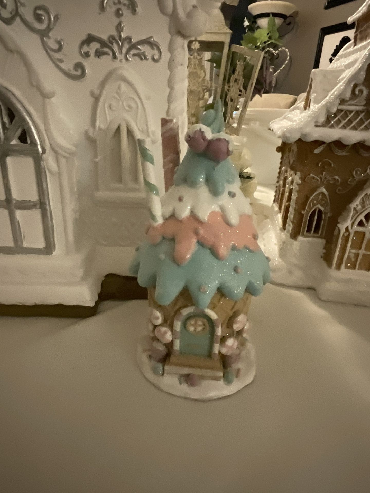 NEW SUGARED WAFFLE GINGERBREAD HOUSE PASTEL