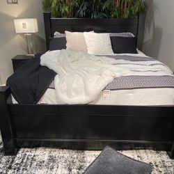 Mirlotown Poster Bedroom Set🍀 4-Piece Queen or King Dresser,Mirror,Nightstand💫Finance Available