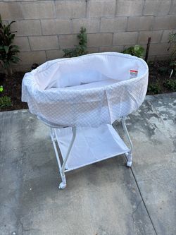 Baby Bassinet with Stand and Wheels