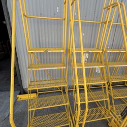 Industrial rolling ladder