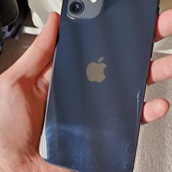 iPhone 12 64gb (UNLOCKED)