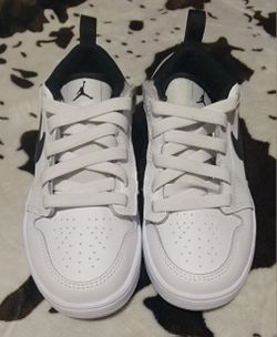 NIKE 12c SHOES