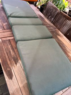 1x lounge chaise chair cushion in dark green  Located in concord  Measures 80” long.       23” wide.         3” thick  $30  or best offer
