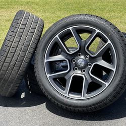 Like NEW 22” Dodge Ram 1500 Laramie wheels 6 lug rims HT 285/45R22 Tires Rebel 4x4 Longhorn Limited