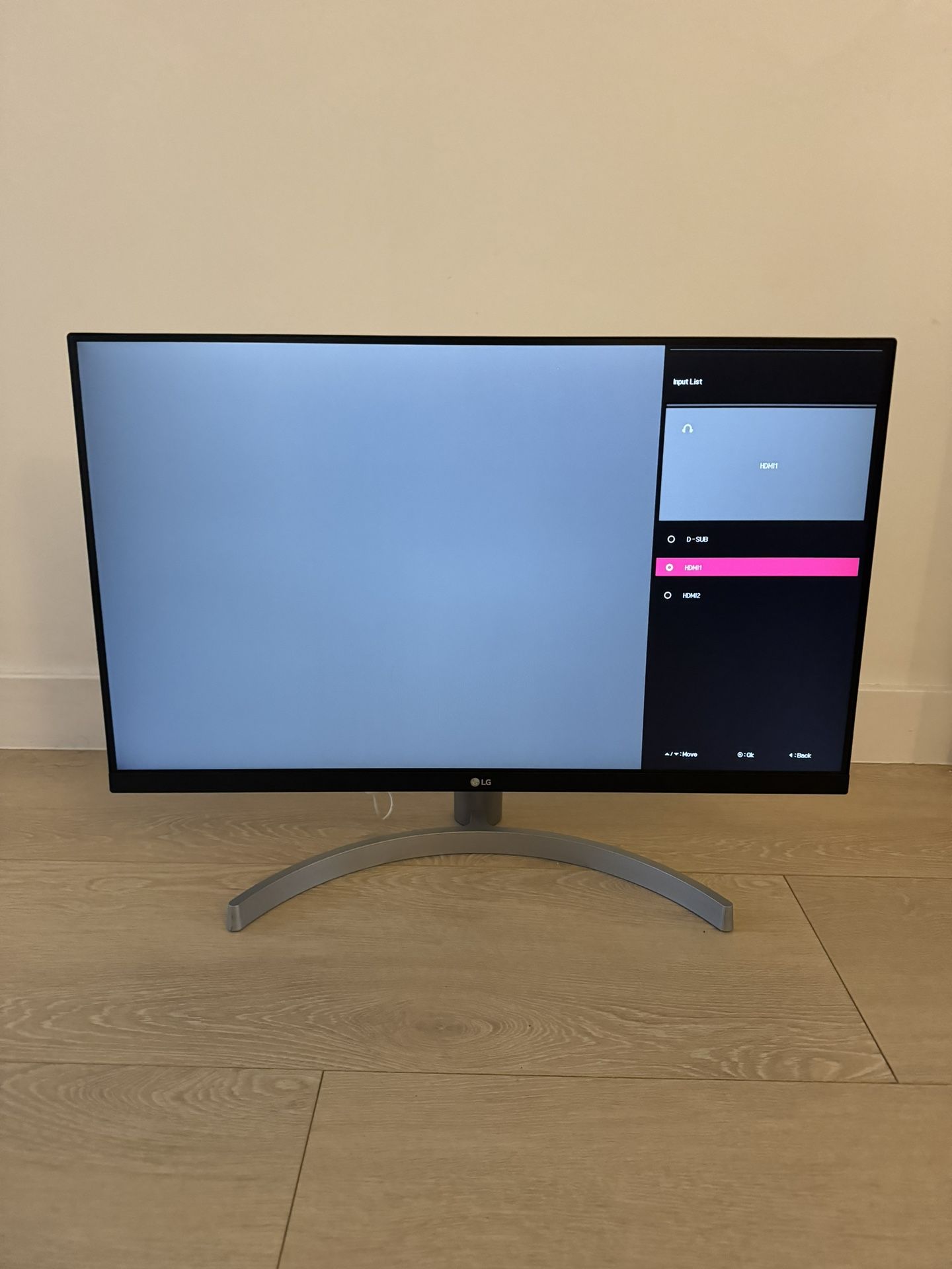 LG 27” FHD IPS 3-Side Borderless Monitor with Dual HDMI / 27MN60T-W