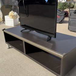32’ TV and console bundle