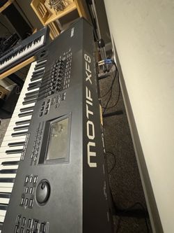 Yamaha Motif XF8 W/Stand and pedal