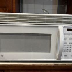 GE Microwave With Topmount