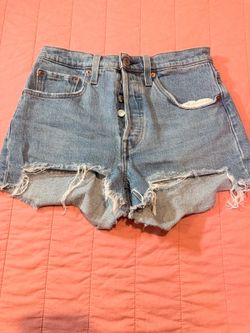 Women’s Levi’s 501 Distressed Cutoff Denim Shorts – W27 1653