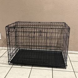 DOUBLE DOOR BLACK WIRE METAL IN GREAT CONDITION  (L36” x H 24” x W 22”)
