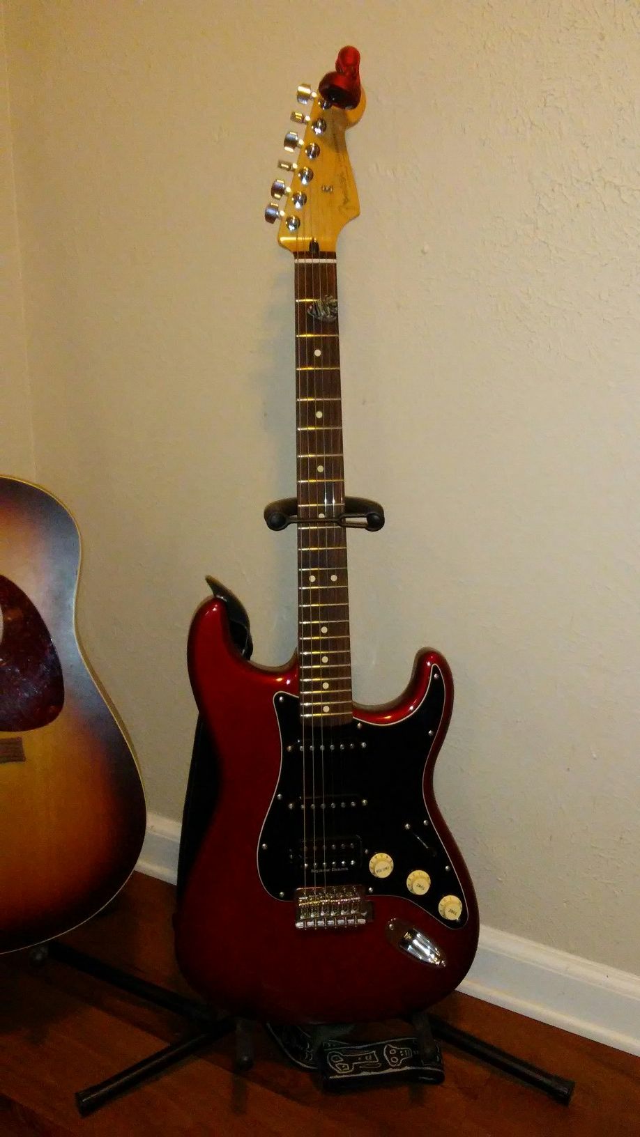 Fender Special Edition Standard Stratocaster HSS Pau Ferro Fingerboard Candy Red Burst