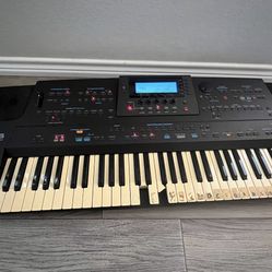 Roland E-96 Keyboard