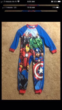 Boys avengers size 8