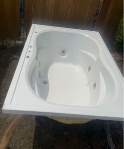 Free Jacuzzi