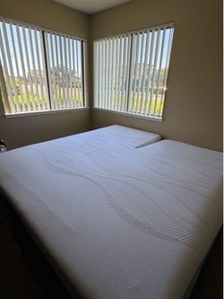 King Size Sleep Number i8 Smart Bed w/ Frame & Pump
