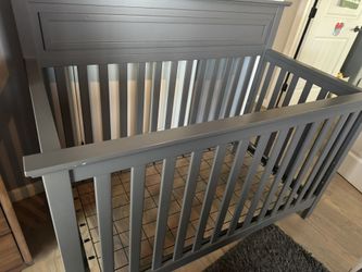 Graco crib 