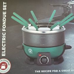 CHEF’S COUNTER ELECTRIC FONDUE SET - NEW IN BOX