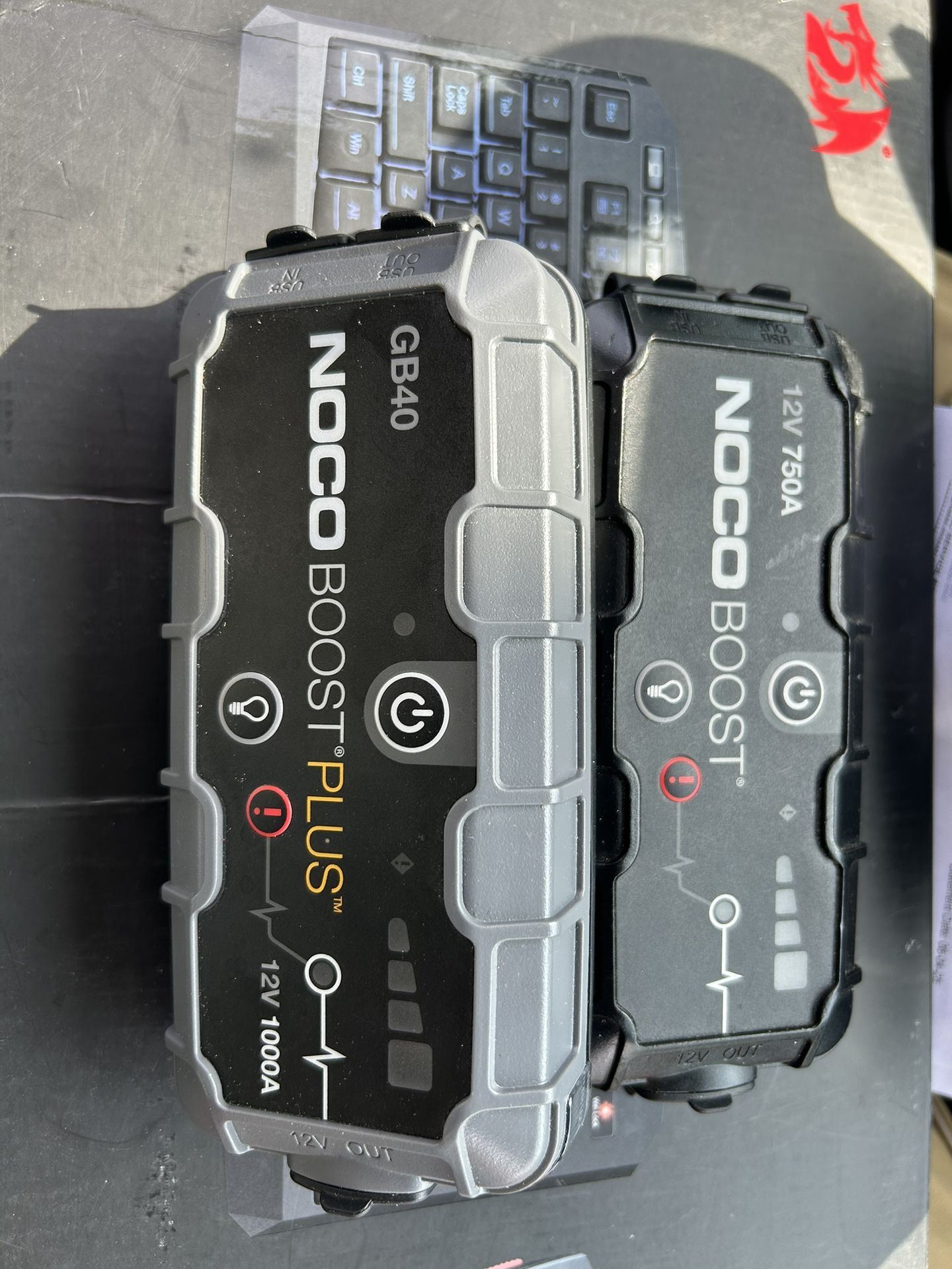Noco Boost 12v 750a + Gb40 Noco Boost Plus 1000a.