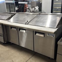 Refrigerated Display Case