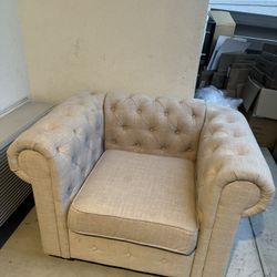 Berkeley Traditional Chesterfield Roll Arm Upholstered Armchair