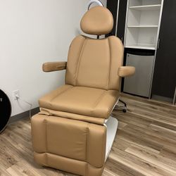 Med Spa Treatment Chair/Table