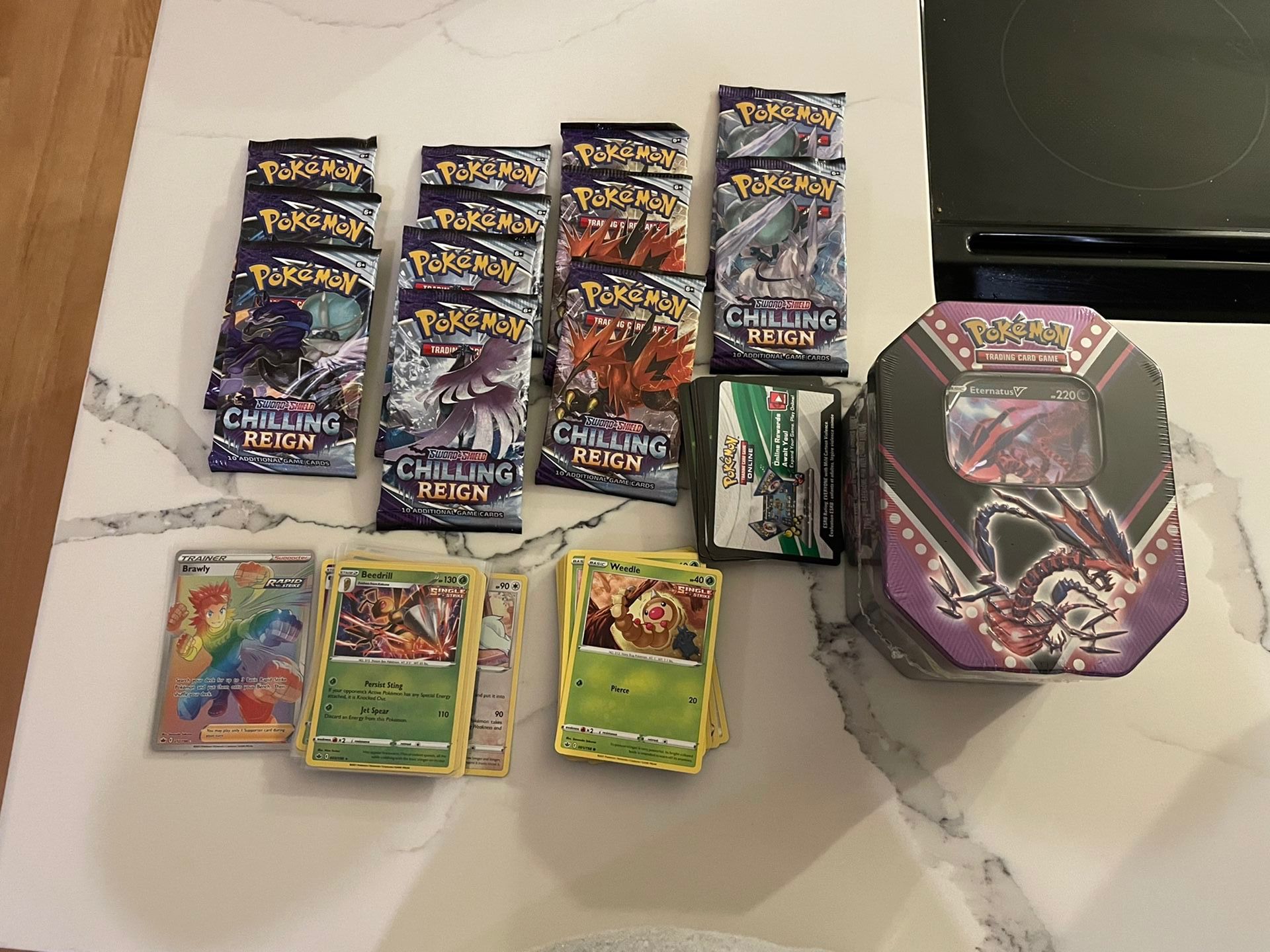 Pokémon Chilling Reign Lot (12 Booster Packs, Eternatus Tin, Loose Cards)