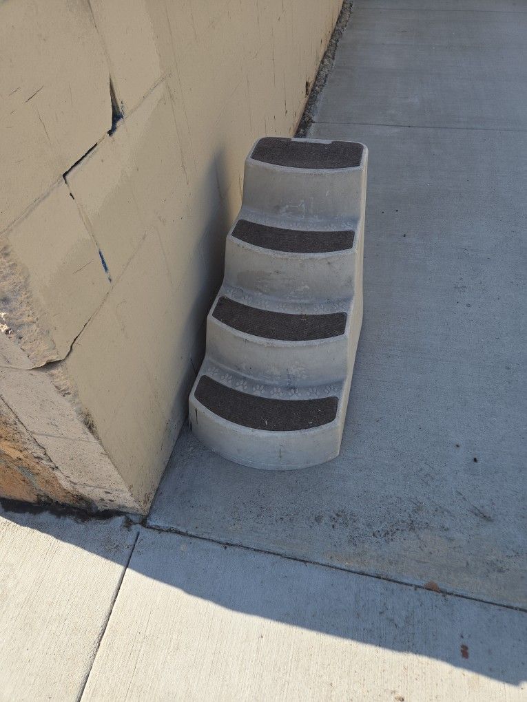 Free Doggie Steps