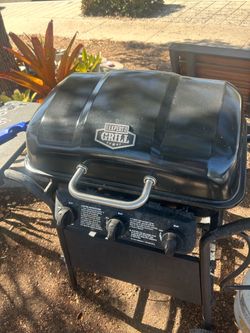 Expert propane grill .  3 burner .