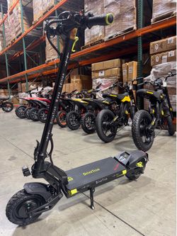 Dual-motor electric scooter