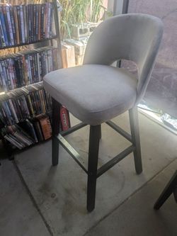 29" stool with 12" back support
