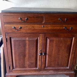 FREE Entertainment/Storage unit!