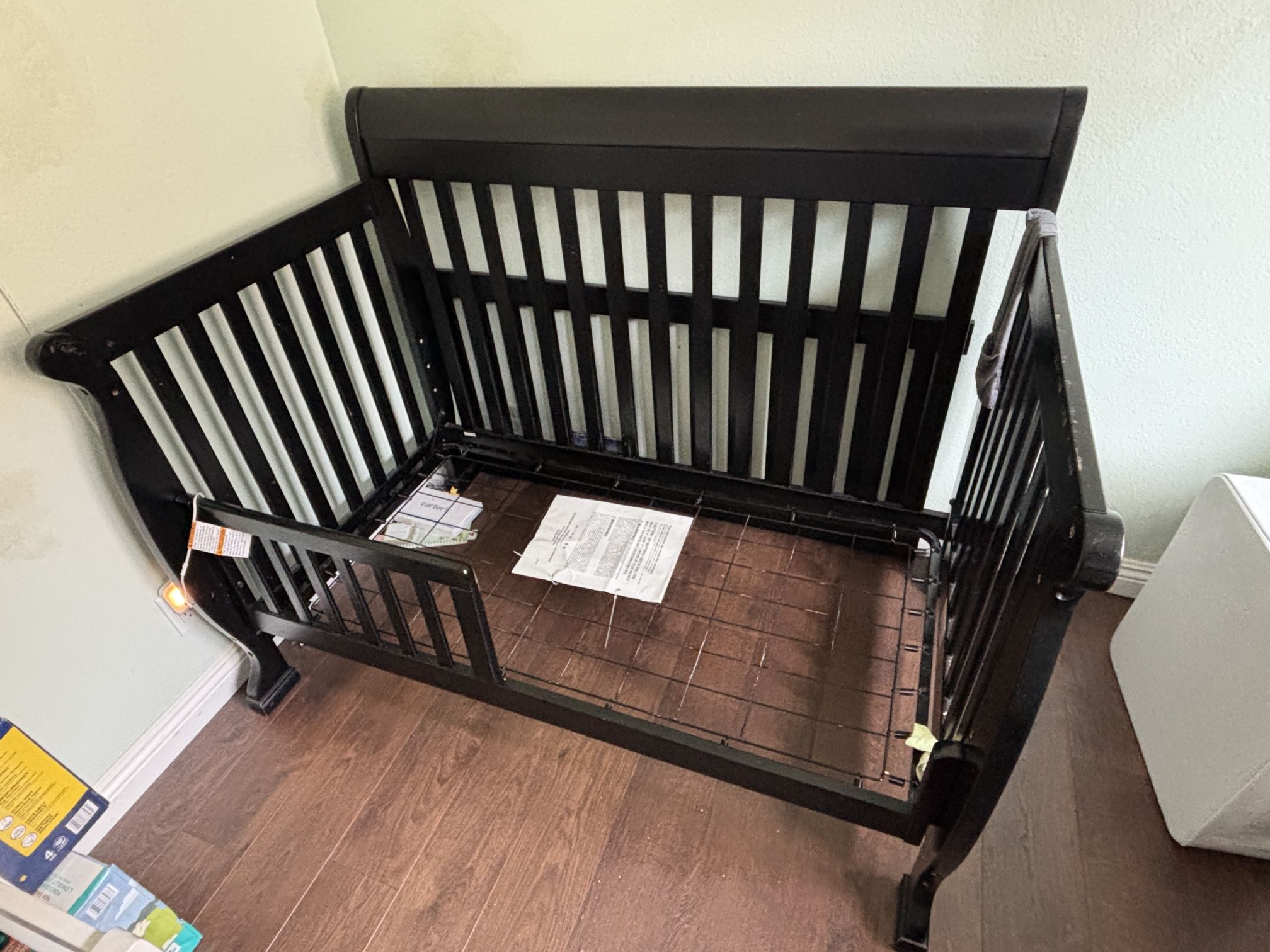 Delta 3 In 1 Crib. Black, Used