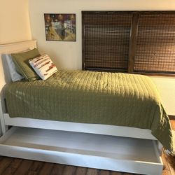 Pottery Barn Twin Trundle Bed- White