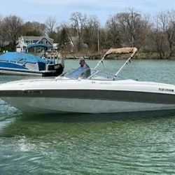 1998 Fourwinns 22ft. Horizon