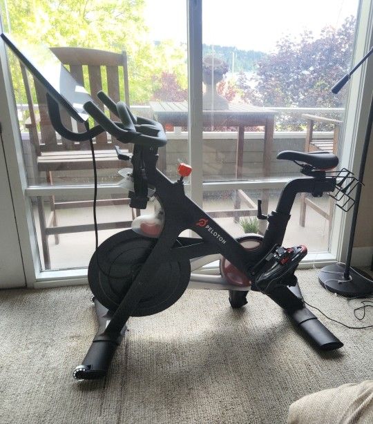 Pelaton Exercise Bike