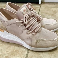 MICHAEL KORS LIV WEDGE SNEAKER…SZ. 7  1/2