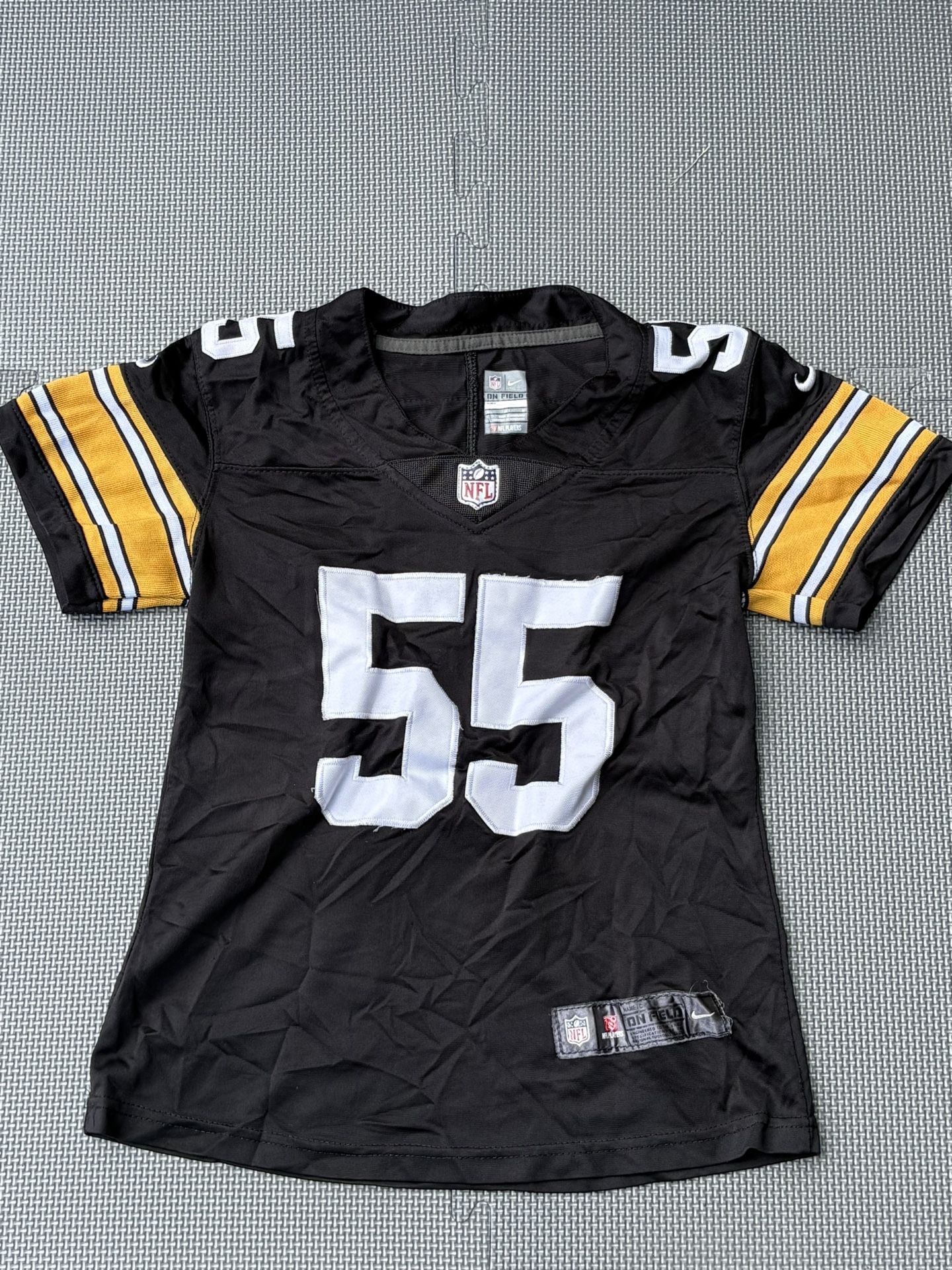 Classic Pittsburgh Steelers football jersey featuring #55 – Jack Lambert, one of the team’s all-time greats. Size M (Medium). Perfect for fans, collec