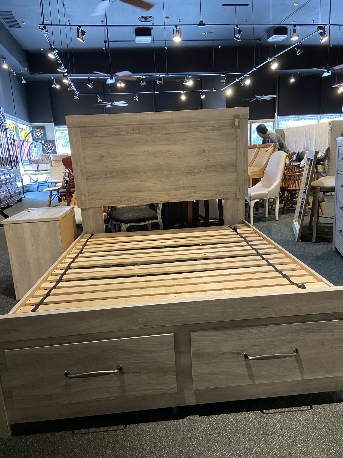 BED: Light grey Queen storage & Slats Bed w/ 2 drawers on FB, HB, Rails SKU 60"U37T1Z
