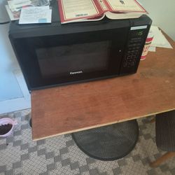 Kenmore 1.1 Cubic Ft Microwave 