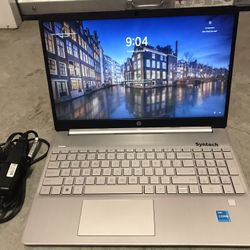 HP 15-DY2131WM 15.6'' (256GB SSD Intel Core i3-1115G4 1.3GHz 8GB RAM) 