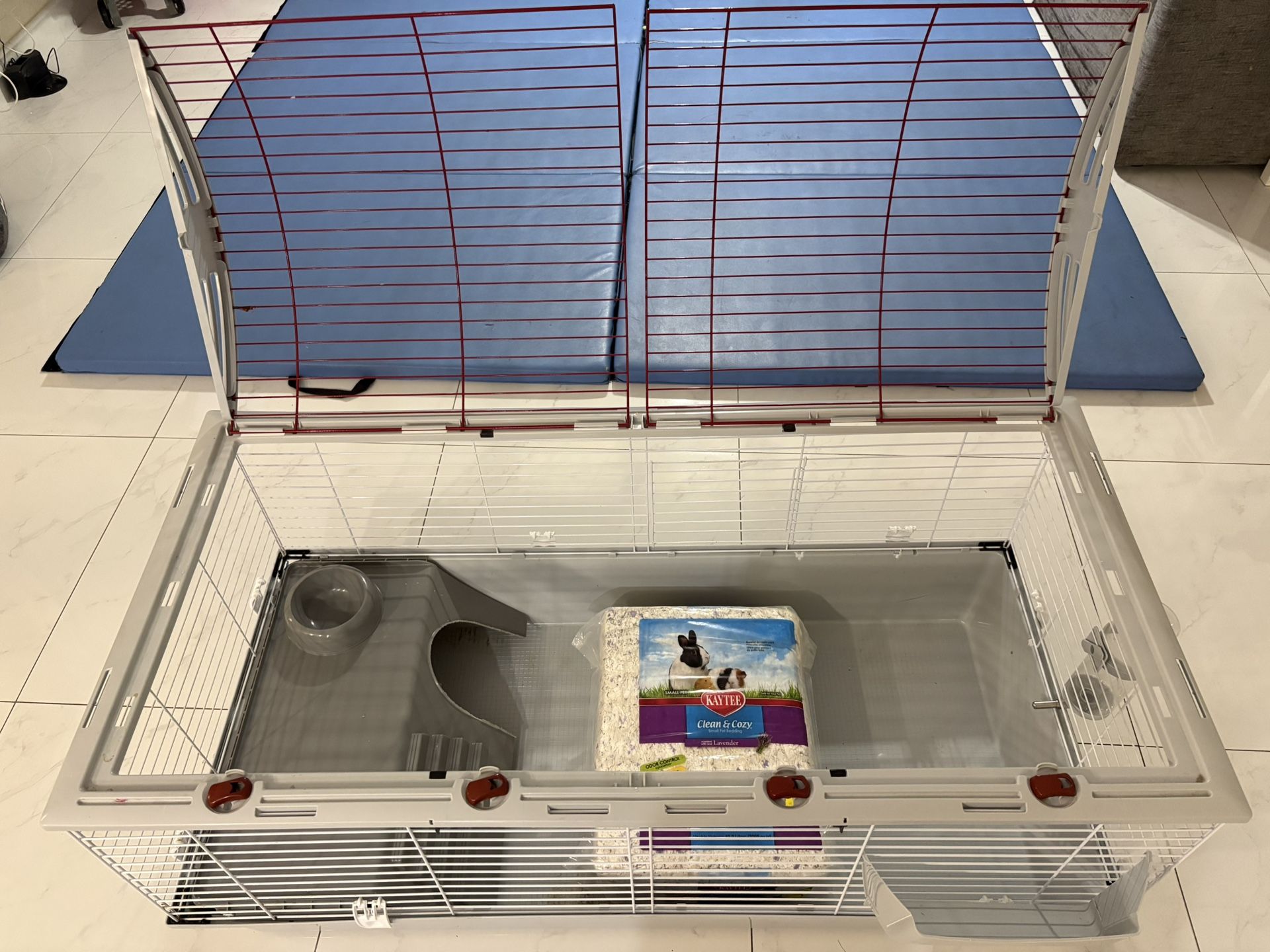 Living World Deluxe Hybrid Habitat (X-Large) + Kaytee Clean & Cozy Lavender Bedding for Guinea Pig/Rabbit/Chinchilla