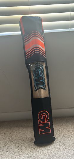 GM Cricket bat with cover