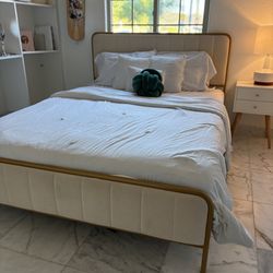 Queen Bed With Mattress